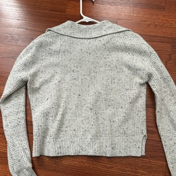 Gray cropped sweater - Picture 2 of 2